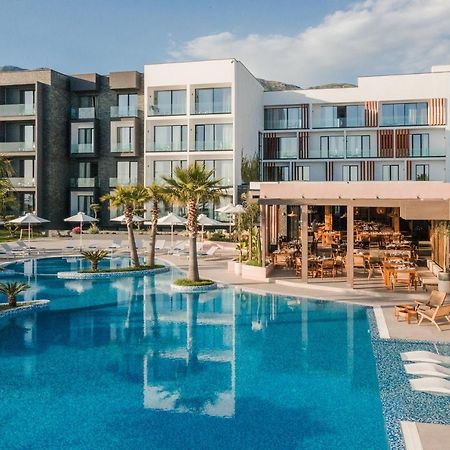 Miamar Hotel Himare Bagian luar foto