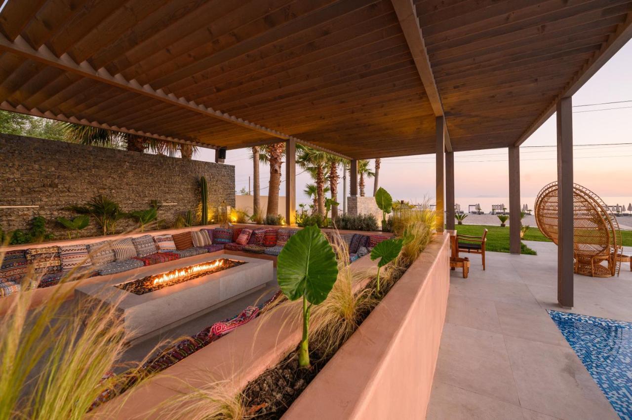Miamar Hotel Himare Bagian luar foto