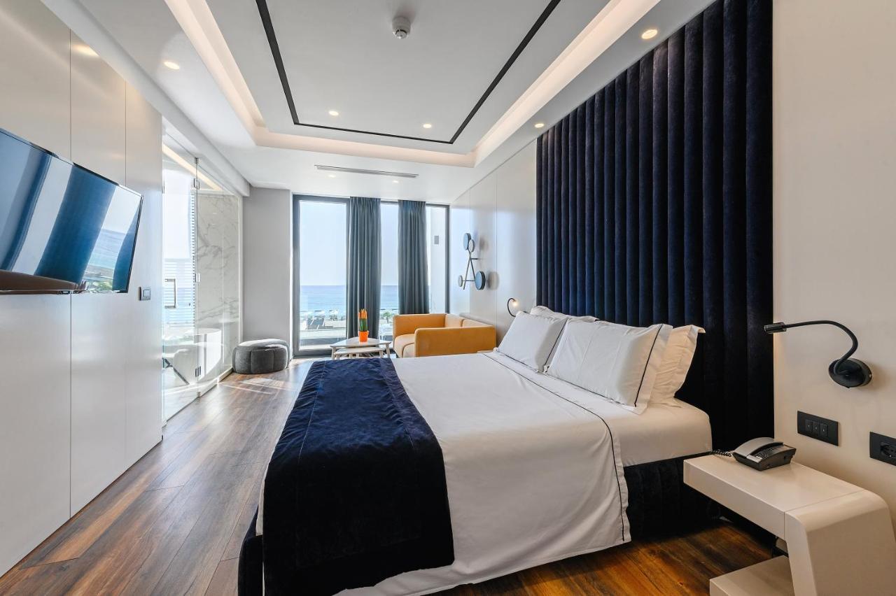 Miamar Hotel Himare Bagian luar foto